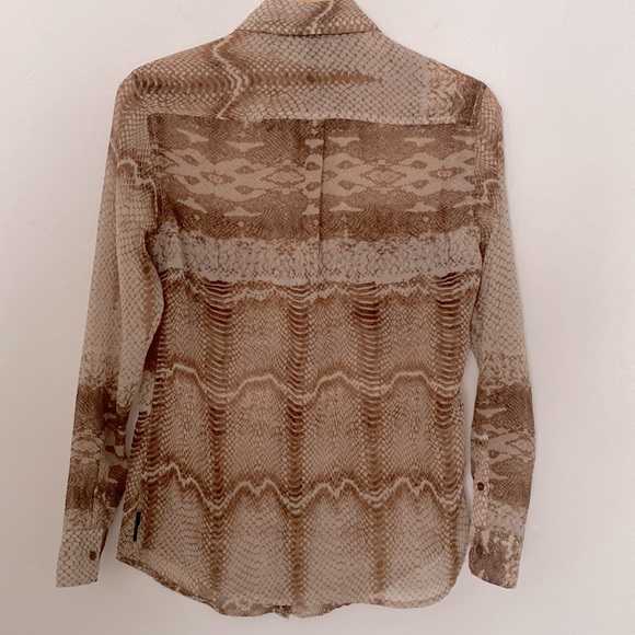 SEVEN 7 W/S Sheer Button-Up Snake Print   Shirt/Top New Condition - Picture 3 of 4